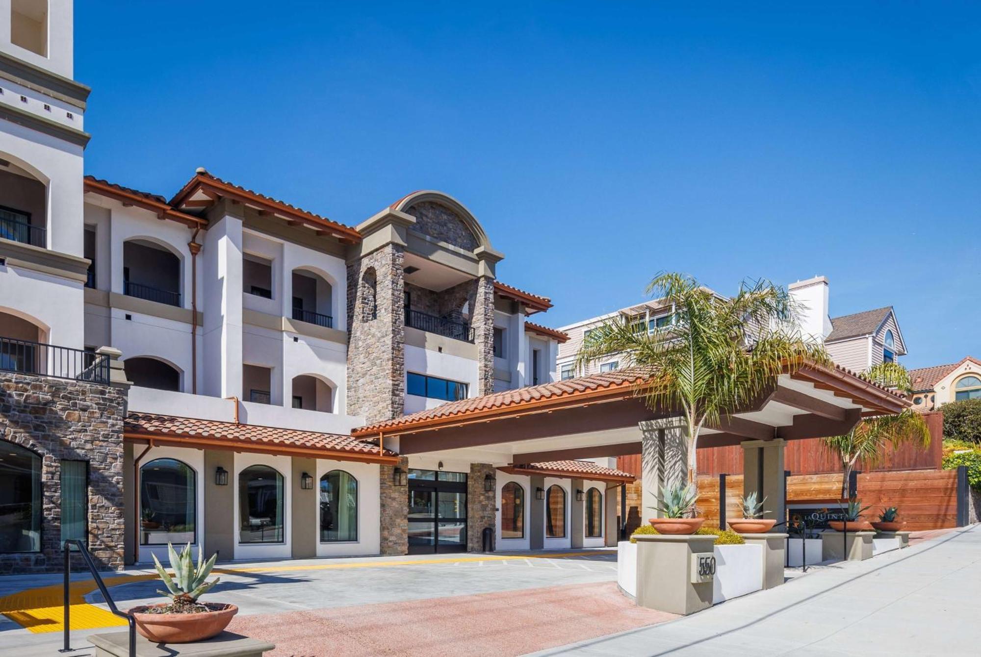 La Quinta & By Wyndham Santa Cruz
